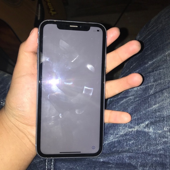 iPhone XR - Picture 1 of 3